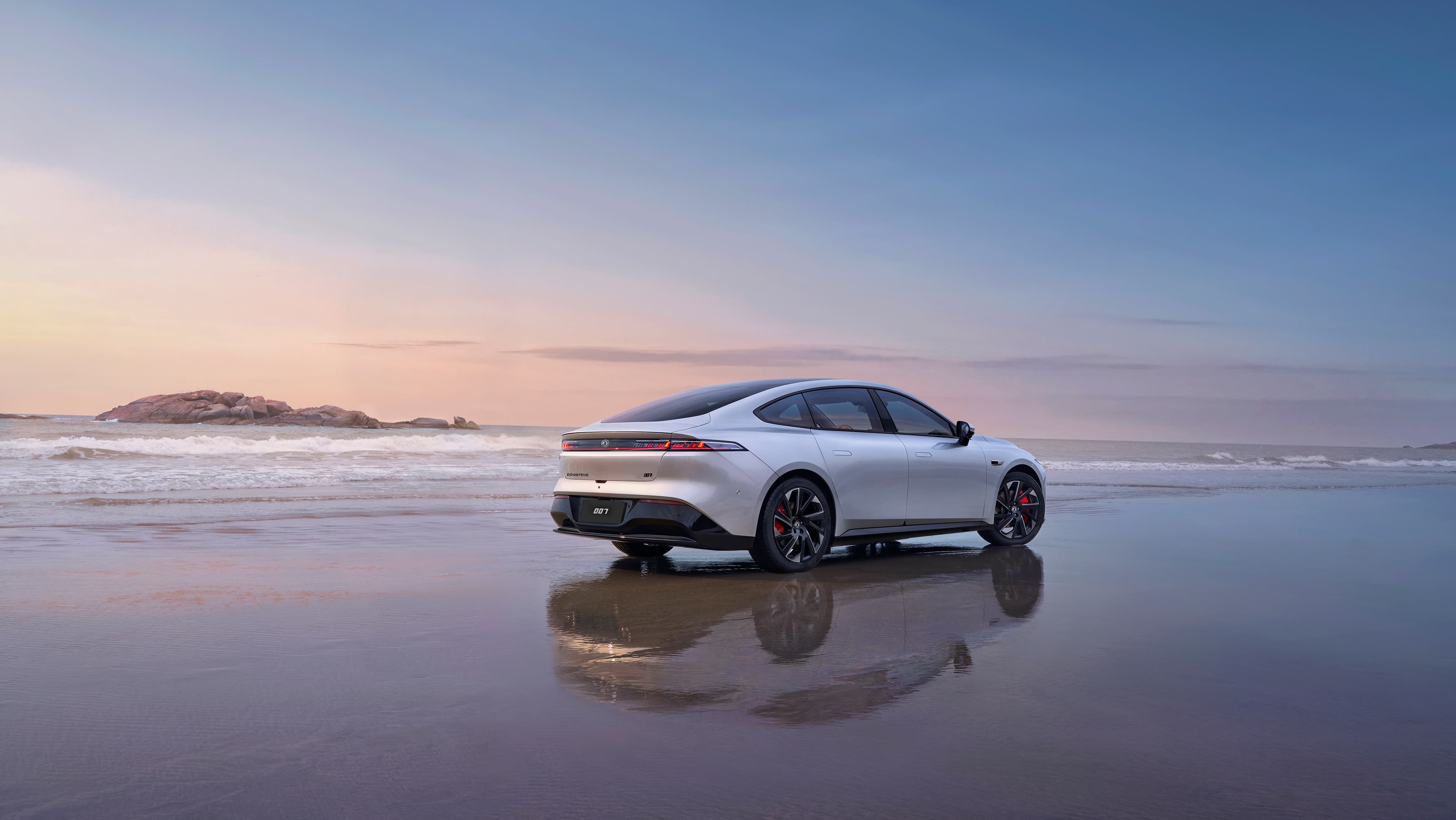 Dongfeng 007 exterior — beach coastline shot