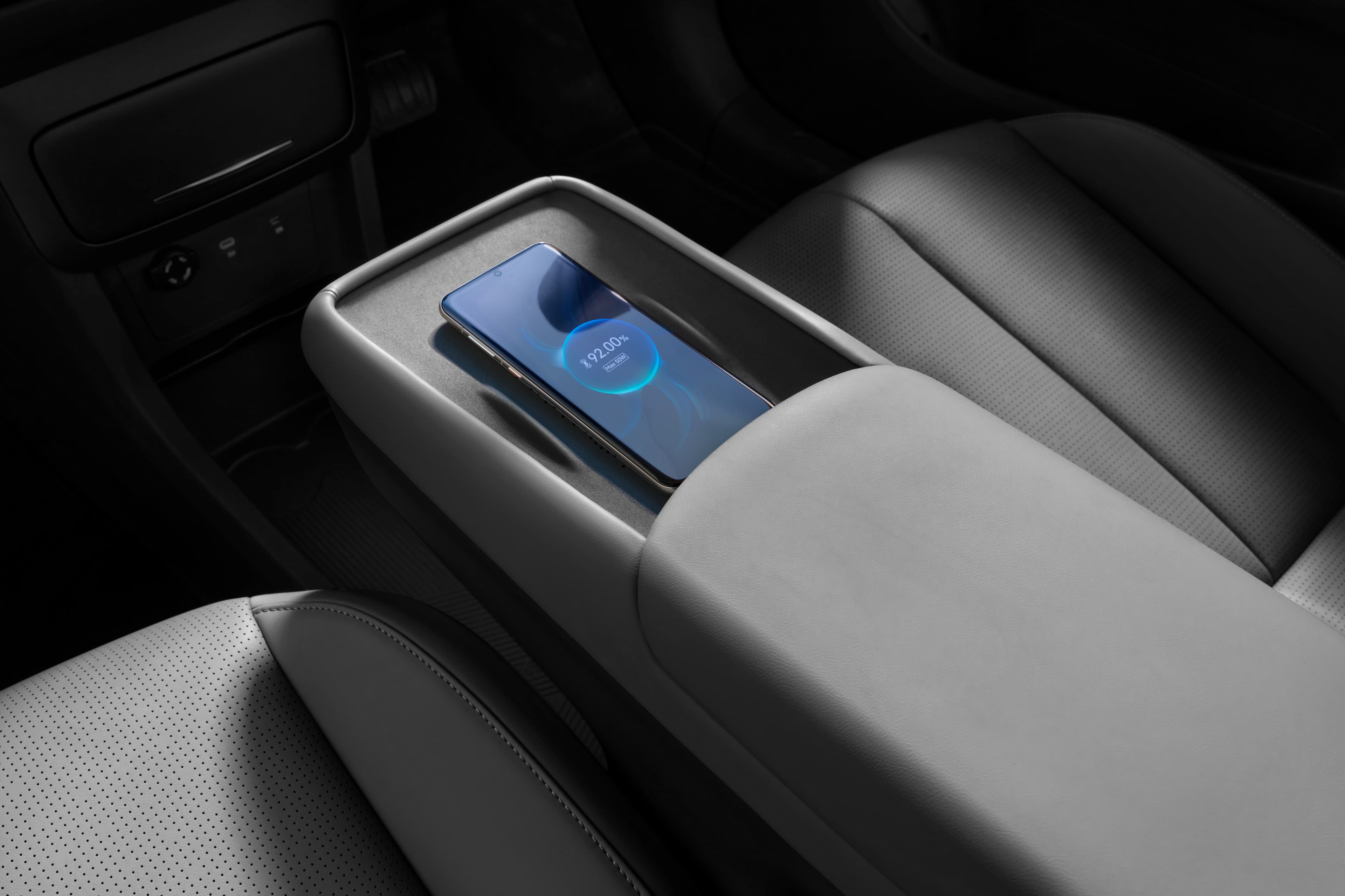 Dongfeng 06 — 50W wireless phone charging pad