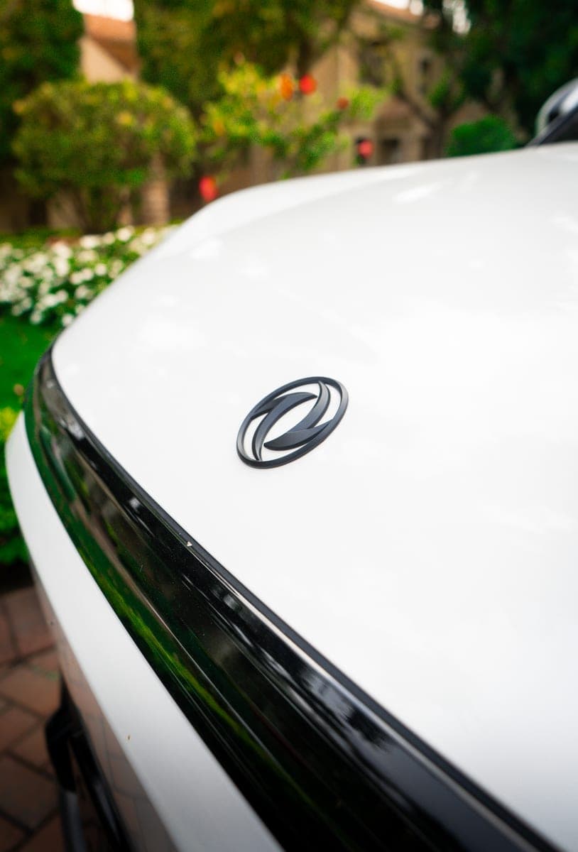 Dongfeng 06 — design detail, South African setting