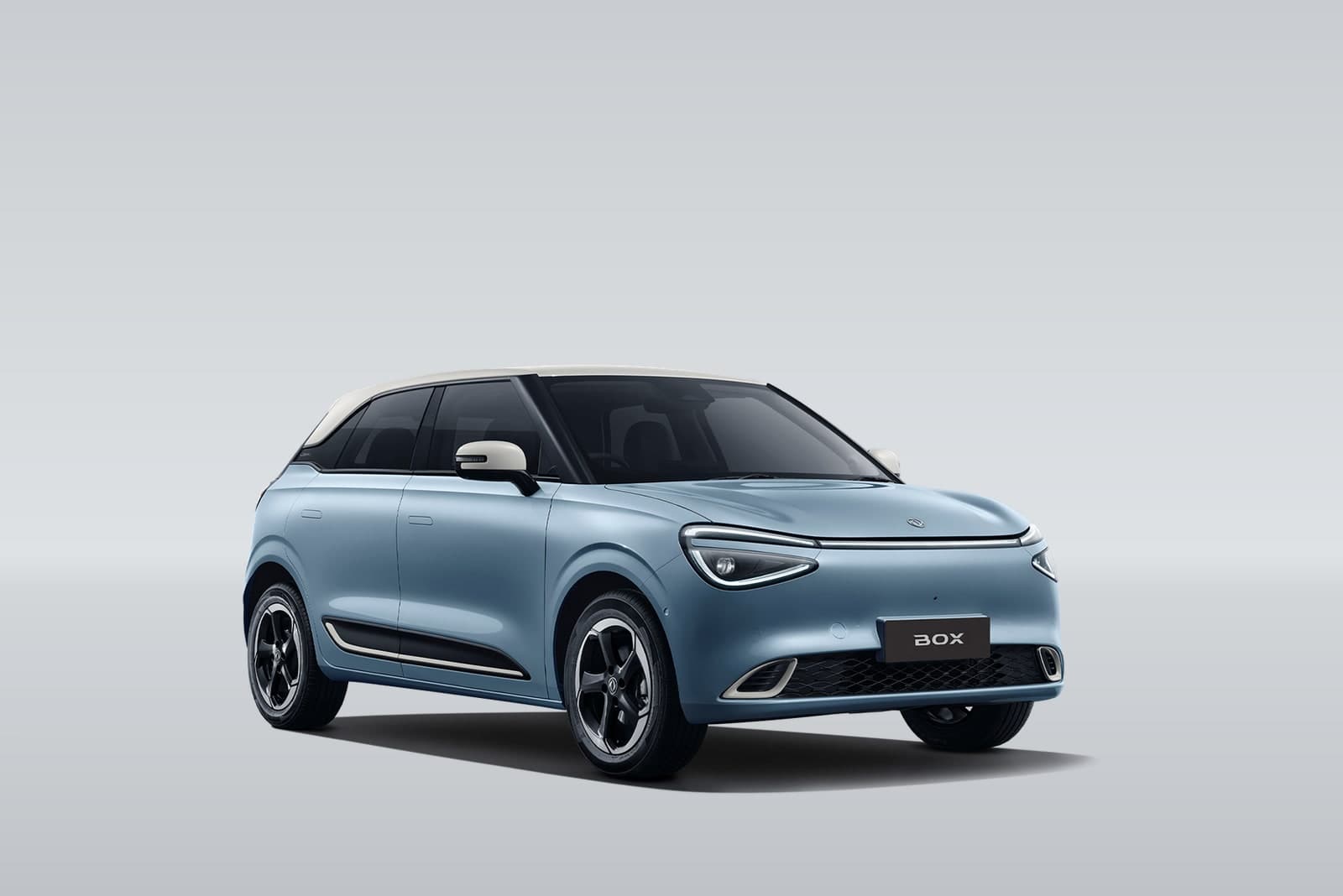 Dongfeng BOX electric crossover in blue