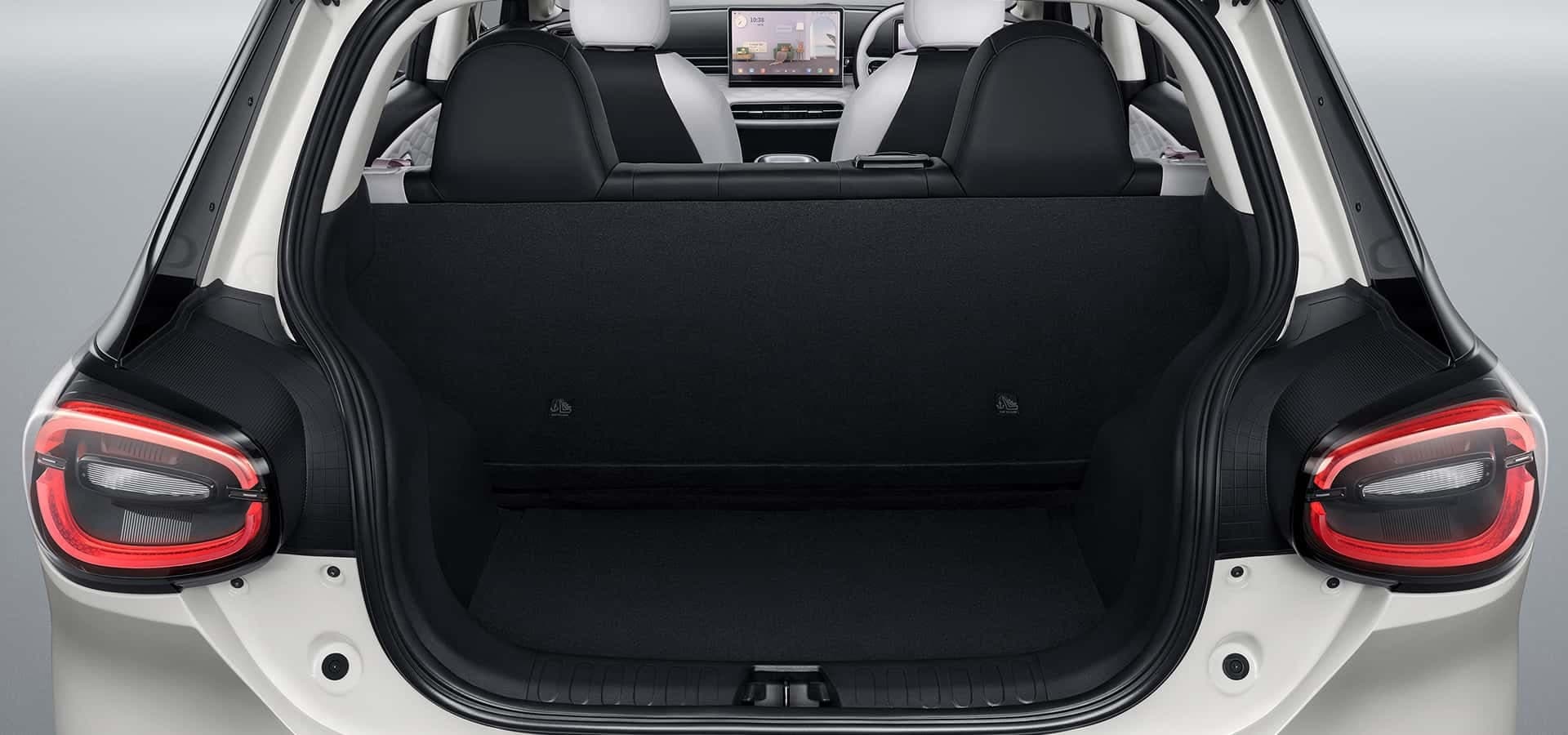 Dongfeng BOX — boot storage capacity