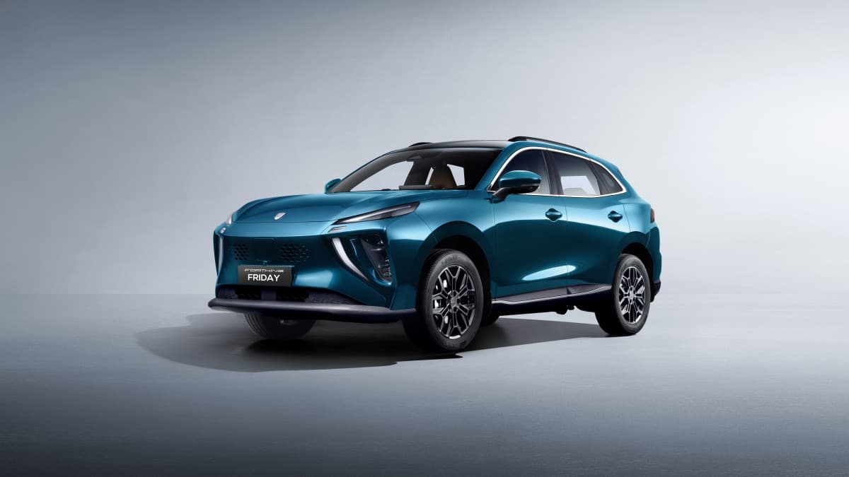 Dongfeng FRIDAY REEV — front three-quarter exterior view